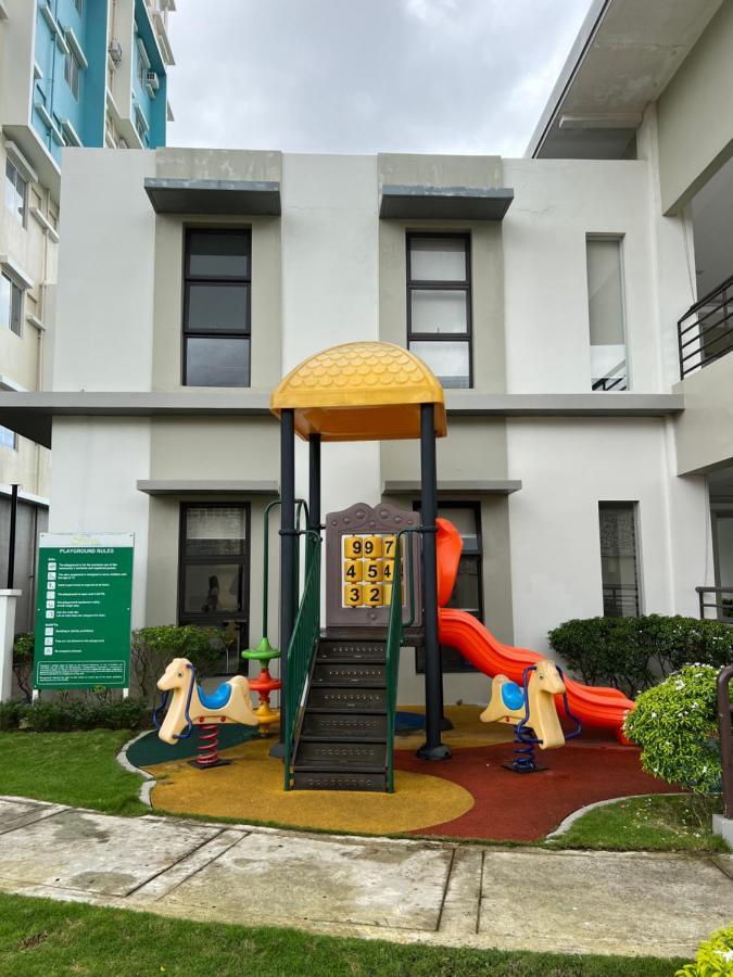 City Center - Front Of Iloilo Esplanade 2Br Condo Eksteriør billede