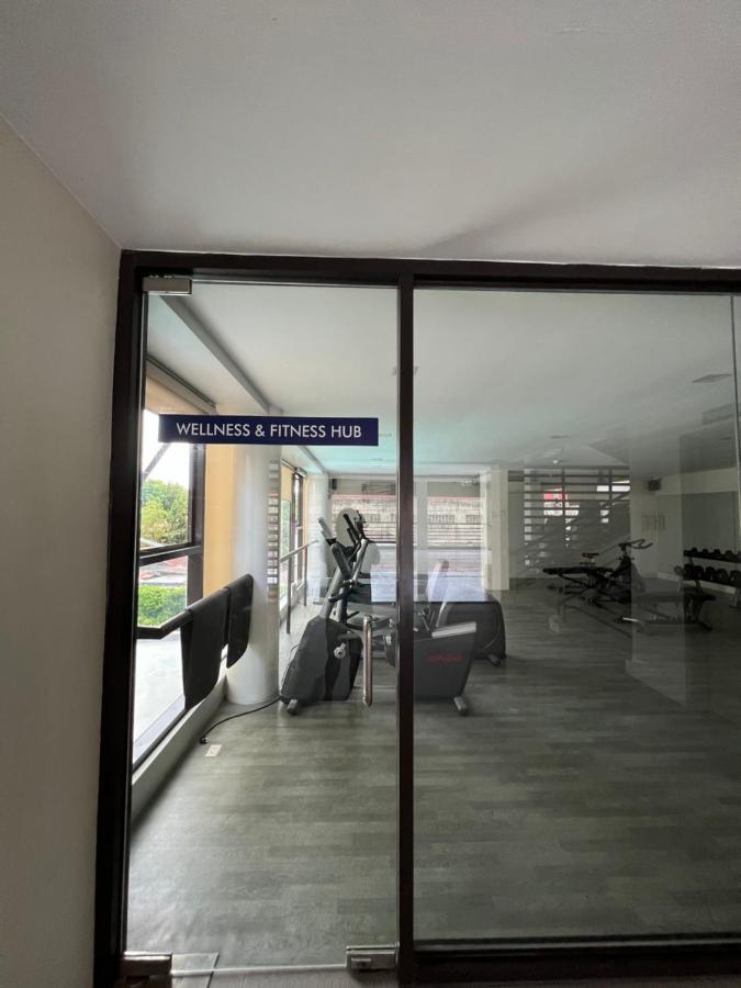 City Center - Front Of Iloilo Esplanade 2Br Condo Eksteriør billede